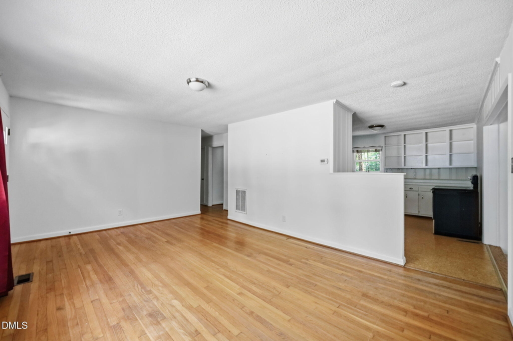 139 Windsor Circle - Photo 13