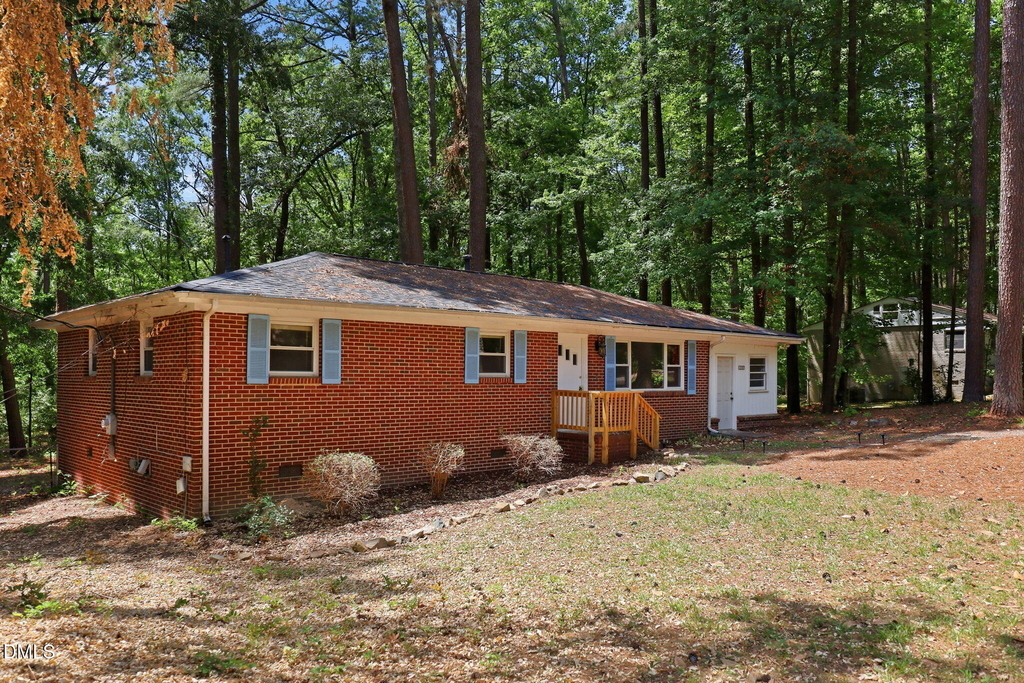 139 Windsor Circle - Photo 1