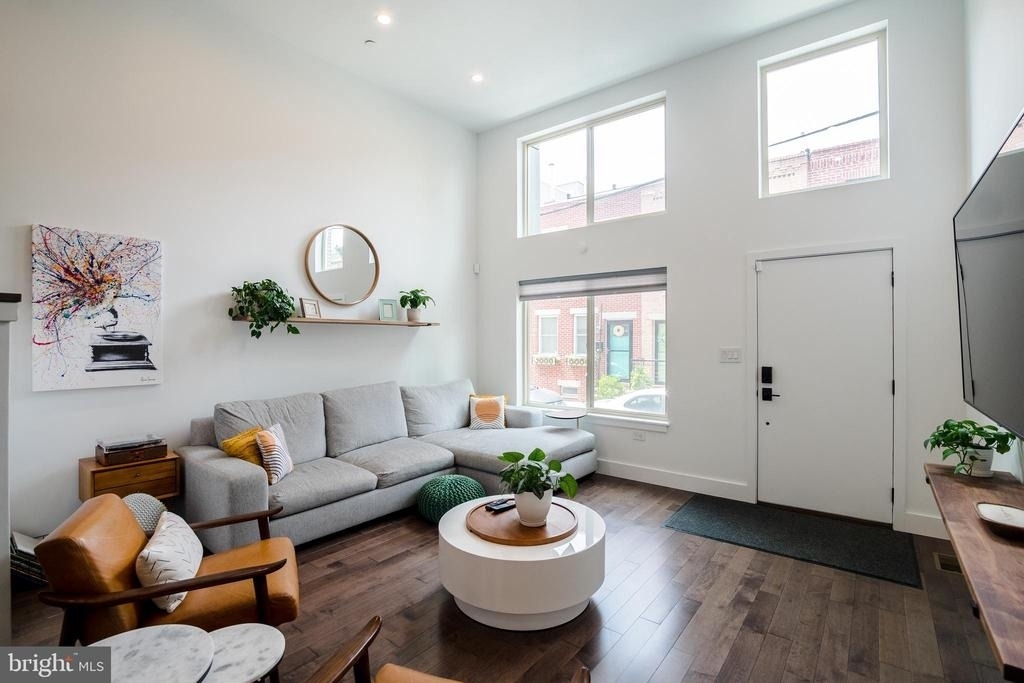 1343 S Garnet Street - Photo 2