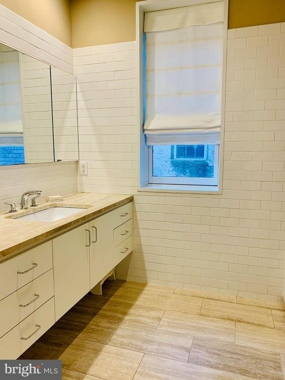 323 Pine Street - Photo 18