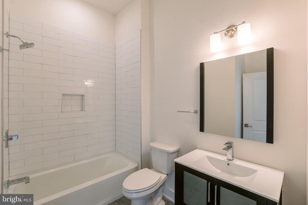 1129 Germantown Avenue - Photo 17