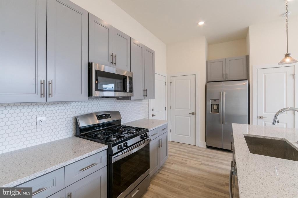 1129 Germantown Avenue - Photo 6