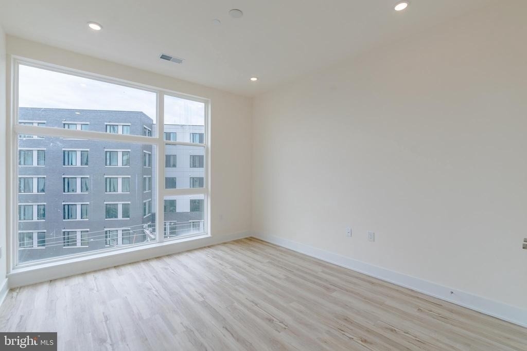 1129 Germantown Avenue - Photo 18