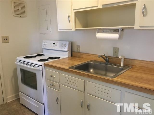 705 Daniels Street - Photo 1