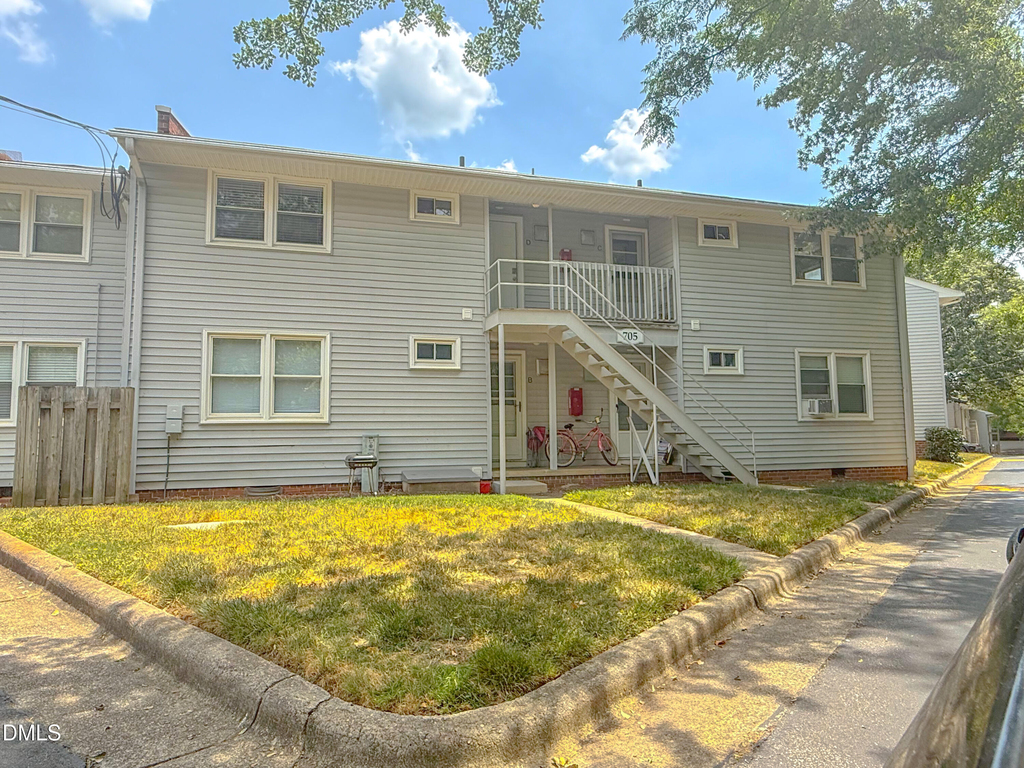 705 Daniels Street - Photo 6