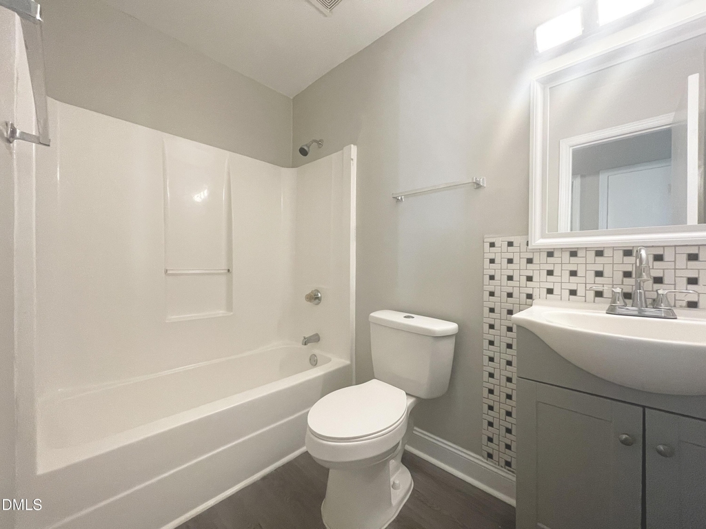 601 Larchwood Drive - Photo 9