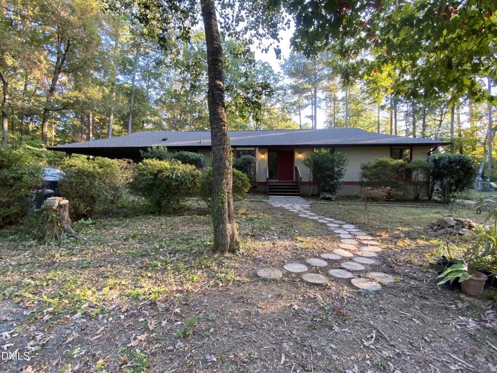 209 Hunter Hill Road - Photo 0