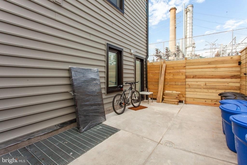 2553 Montrose Street - Photo 14