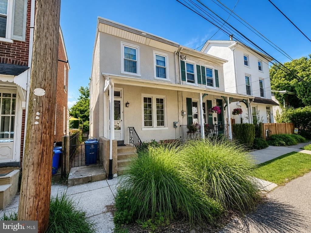605 Naomi Street - Photo 1