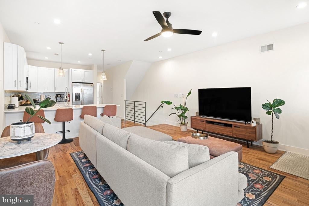 1215 N 5th Street - Photo 0