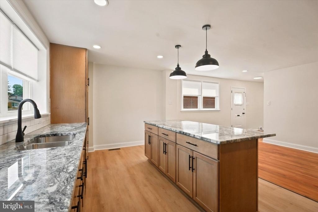 668 Renz Street - Photo 3