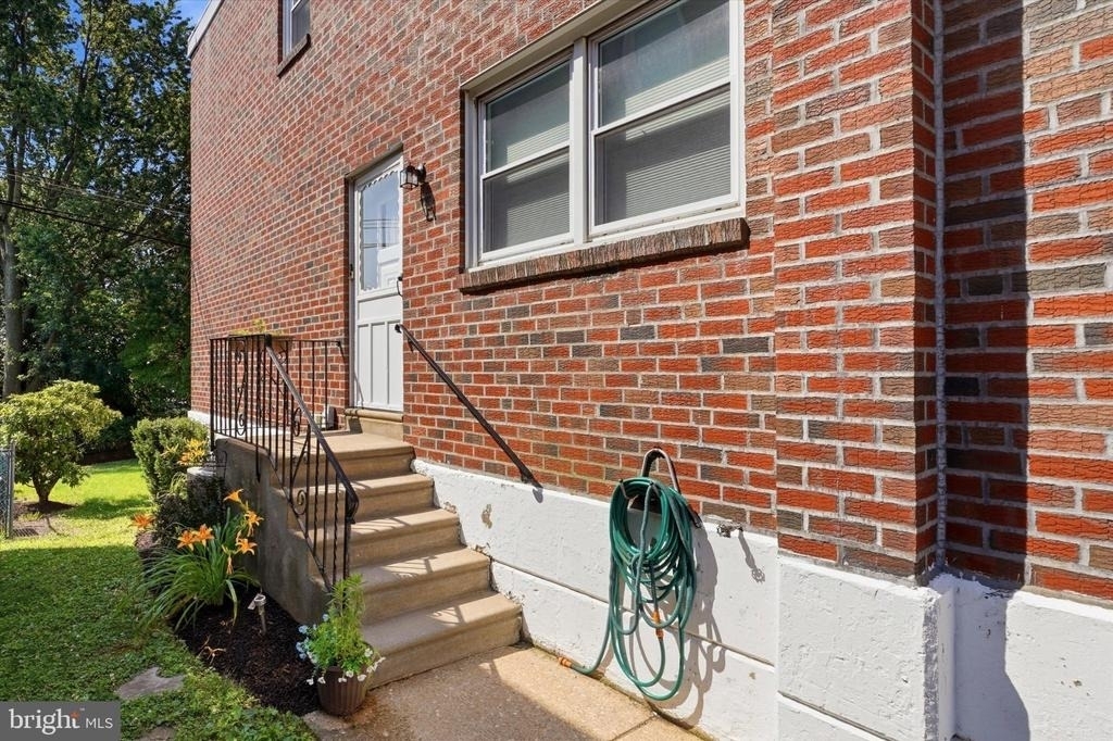 668 Renz Street - Photo 23