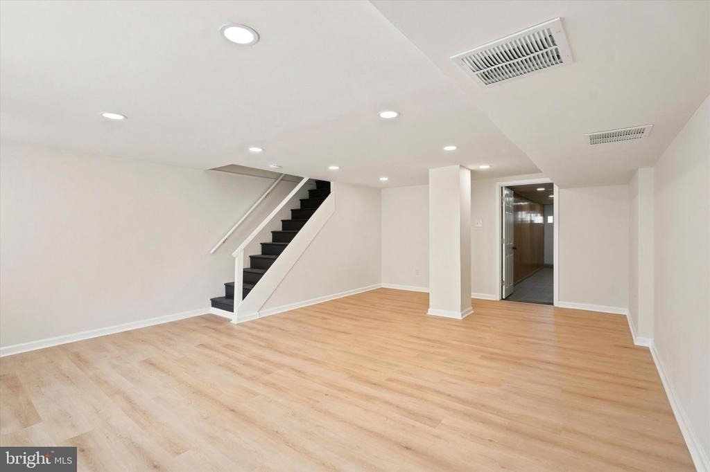 668 Renz Street - Photo 12
