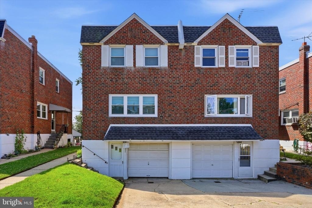 668 Renz Street - Photo 0