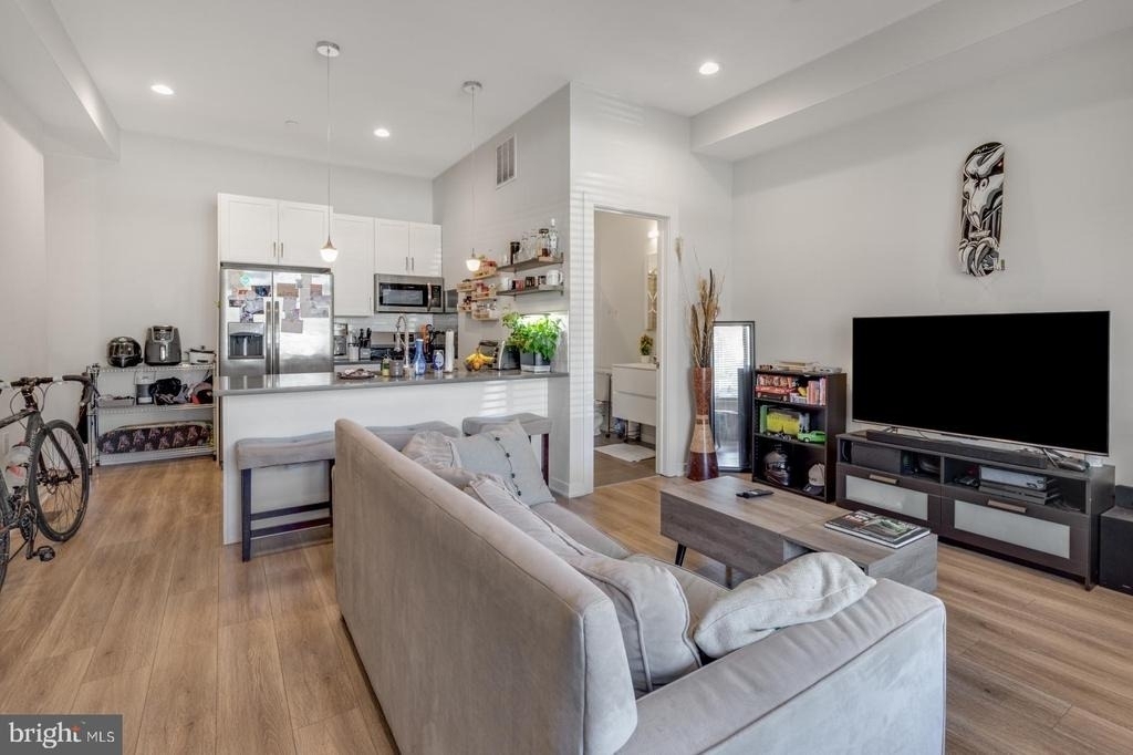 385 Martin Street - Photo 0