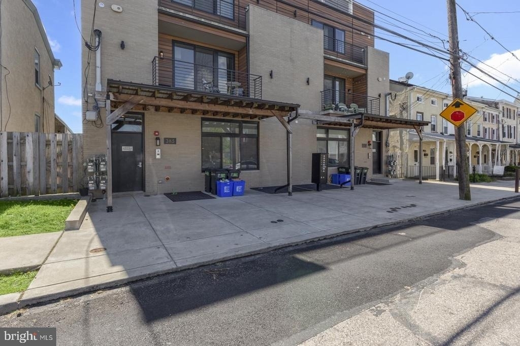 385 Martin Street - Photo 16