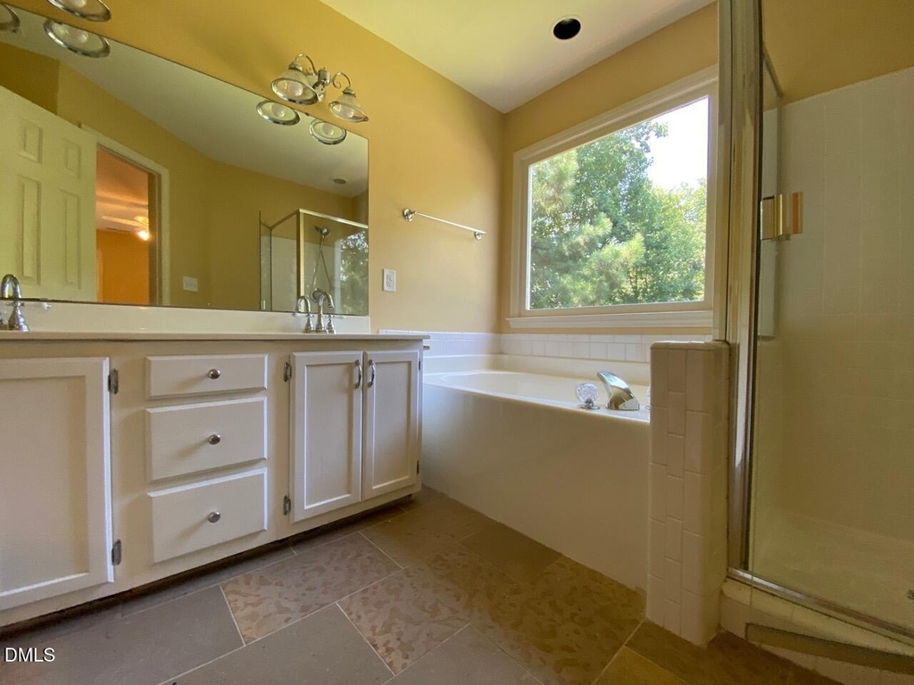 1704 Kingston Heath Way - Photo 11
