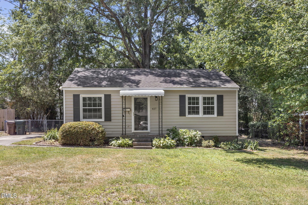 427 W Park Street - Photo 0