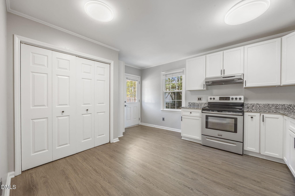 427 W Park Street - Photo 2