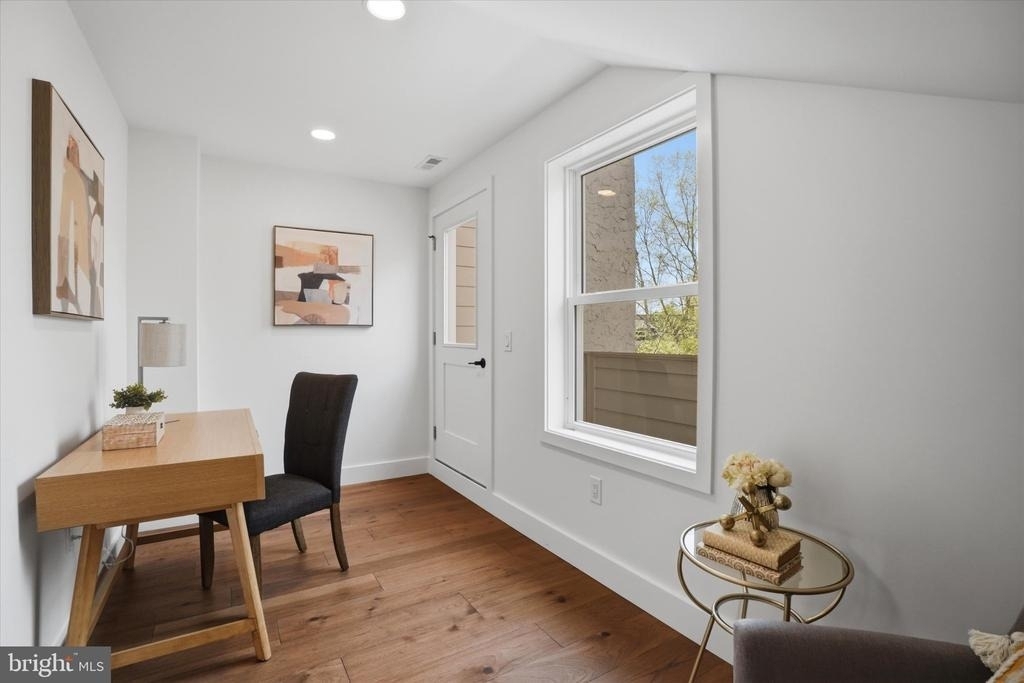 425 Grove Place - Photo 23