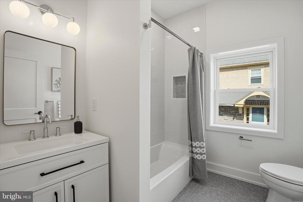 425 Grove Place - Photo 22
