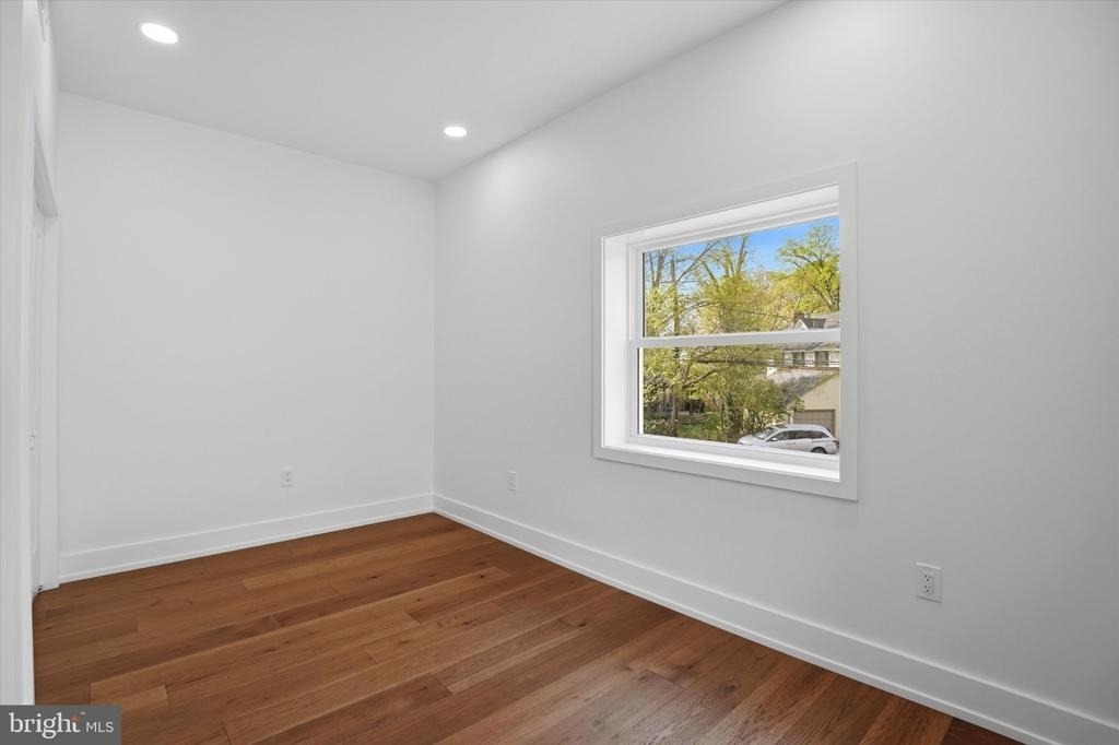 425 Grove Place - Photo 20