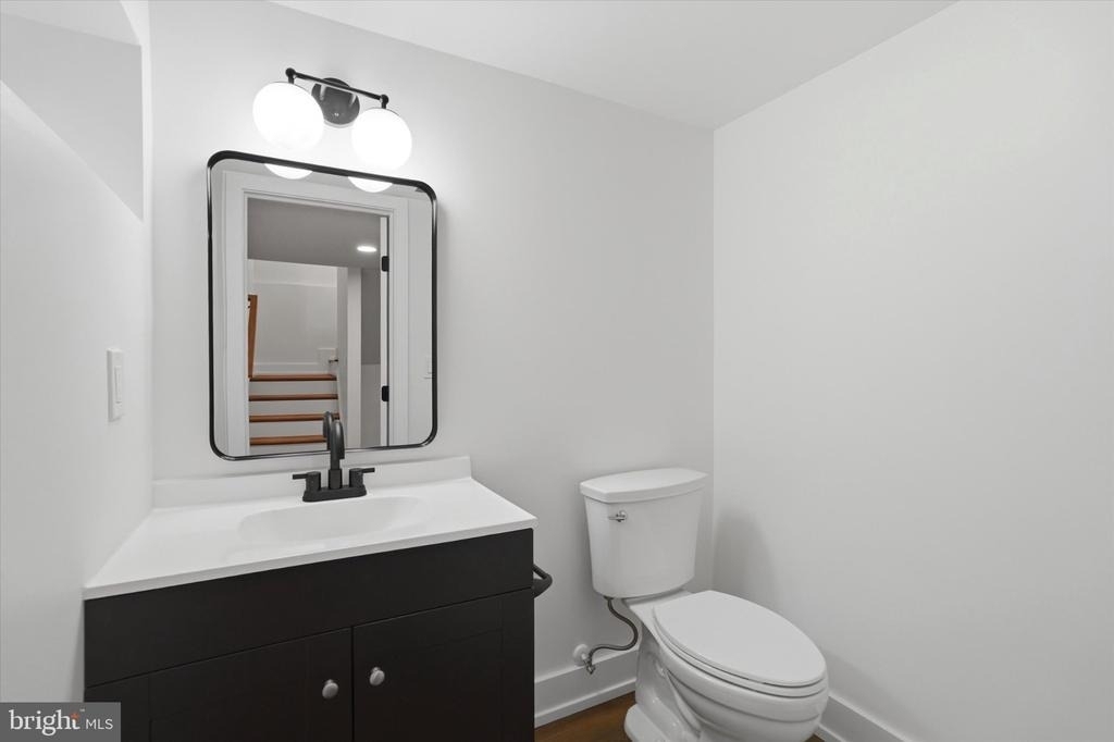 425 Grove Place - Photo 33