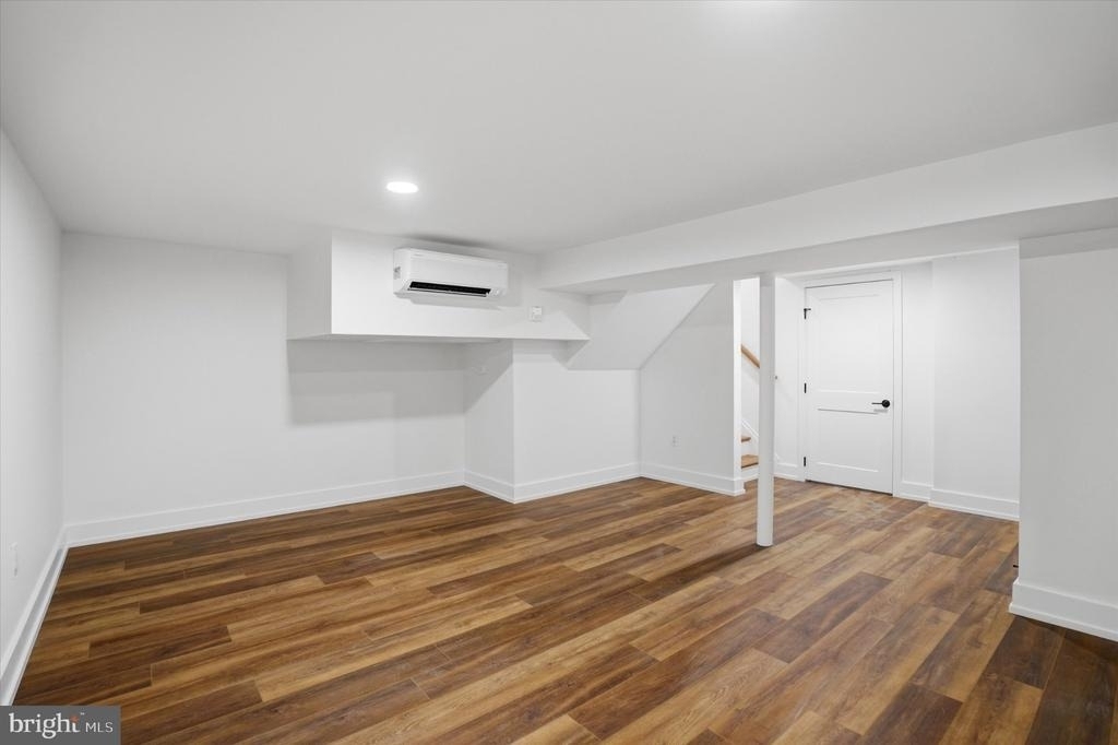 425 Grove Place - Photo 32