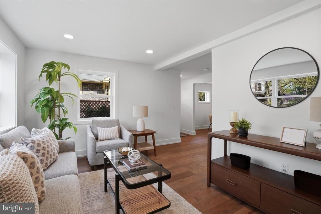 425 Grove Place - Photo 6