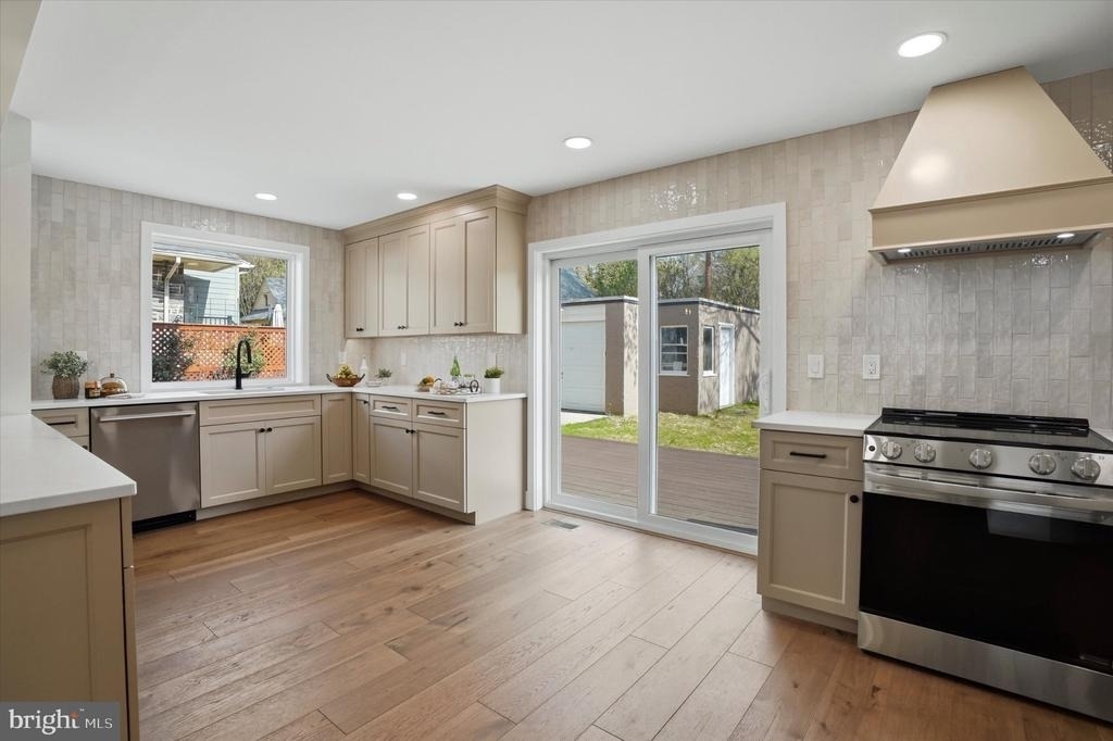 425 Grove Place - Photo 12