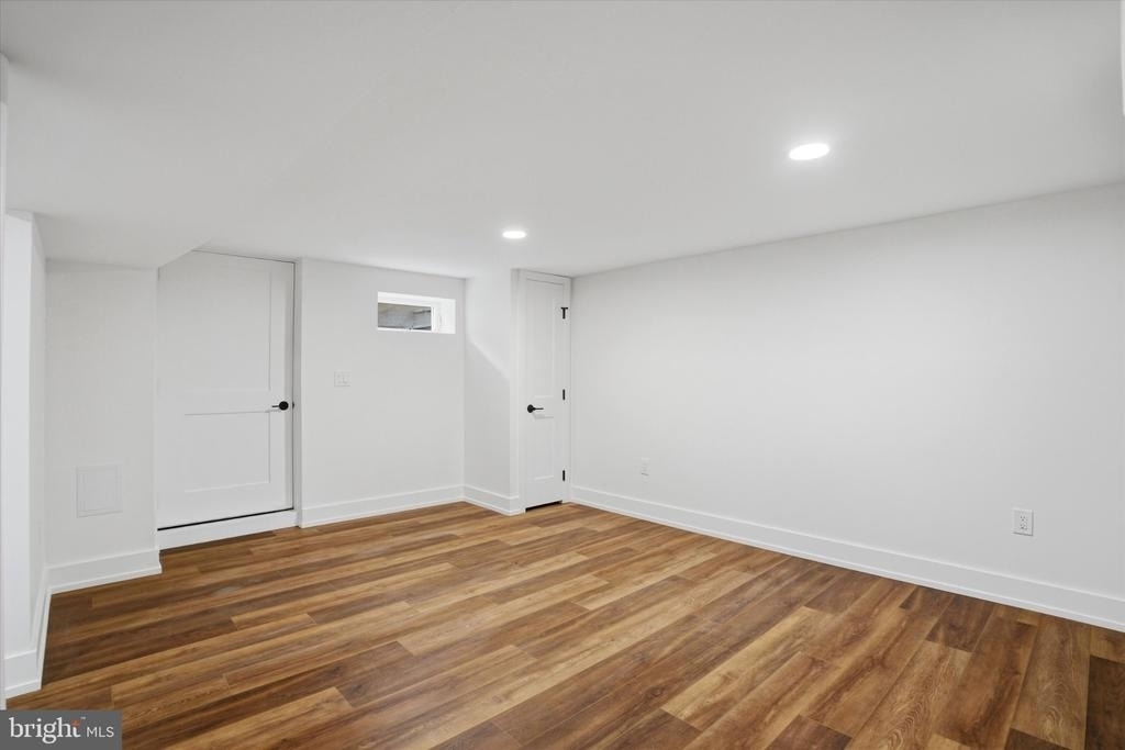 425 Grove Place - Photo 31