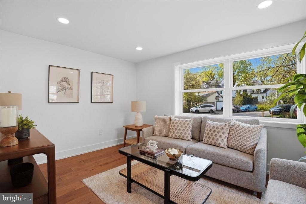 425 Grove Place - Photo 7