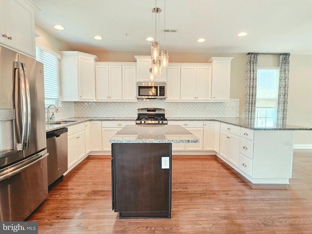 301 W Hamlin Avenue - Photo 2