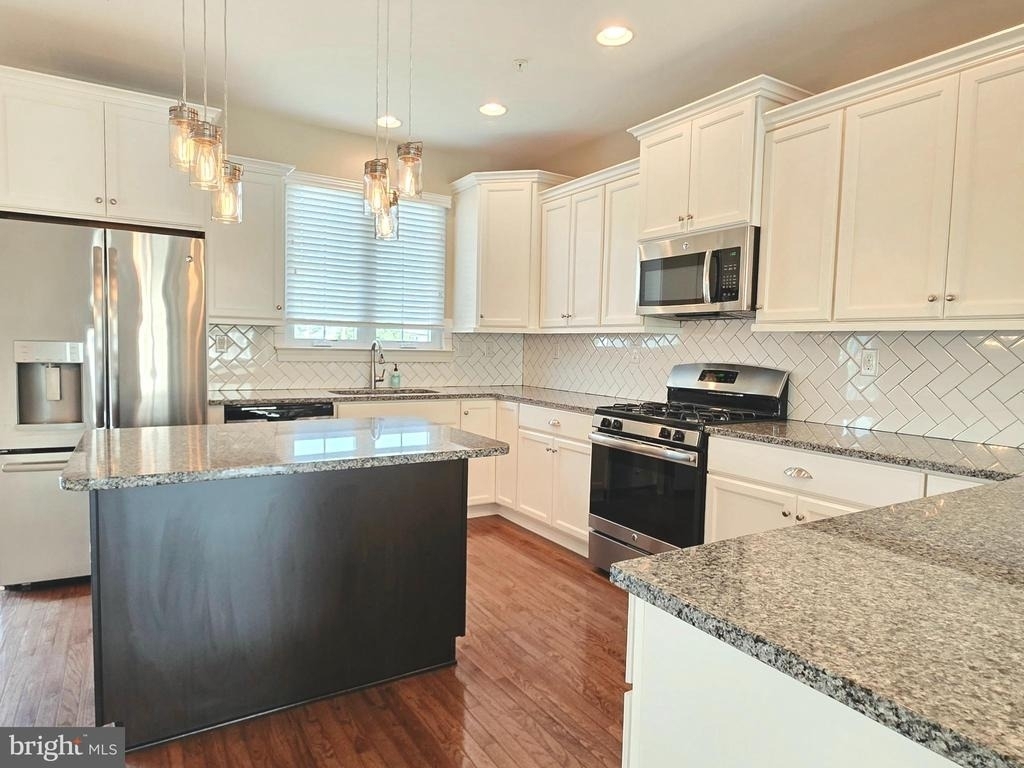 301 W Hamlin Avenue - Photo 3