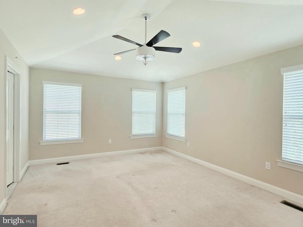 301 W Hamlin Avenue - Photo 10