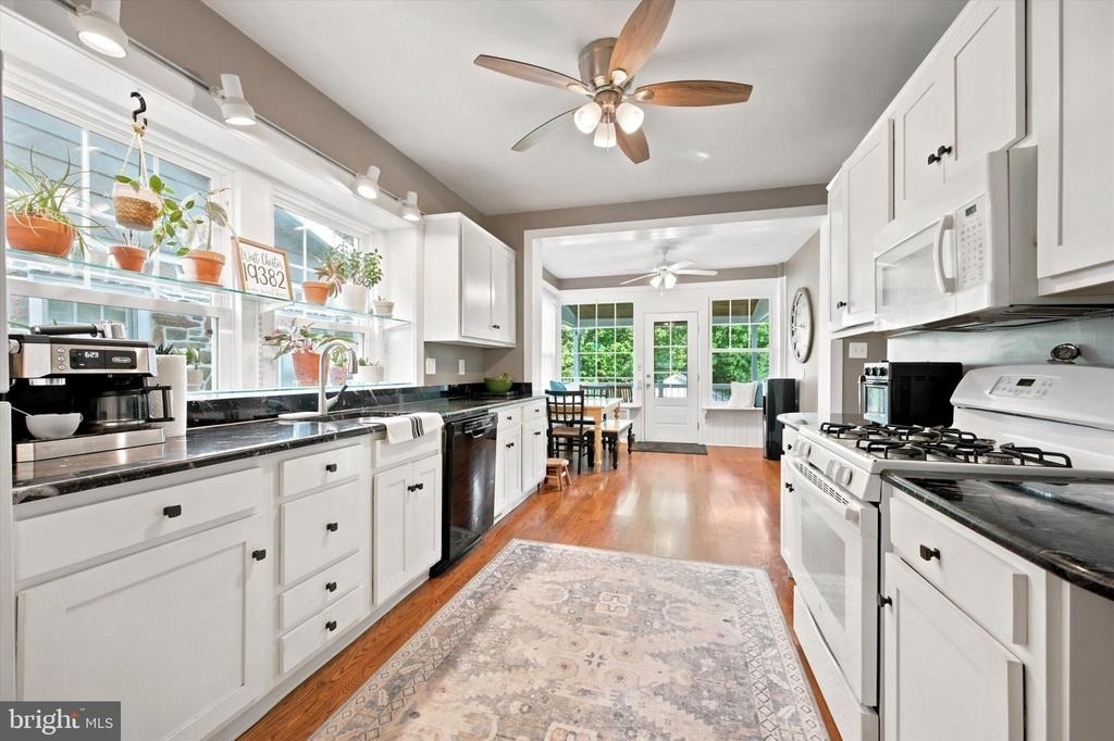 124 Price Street - Photo 14