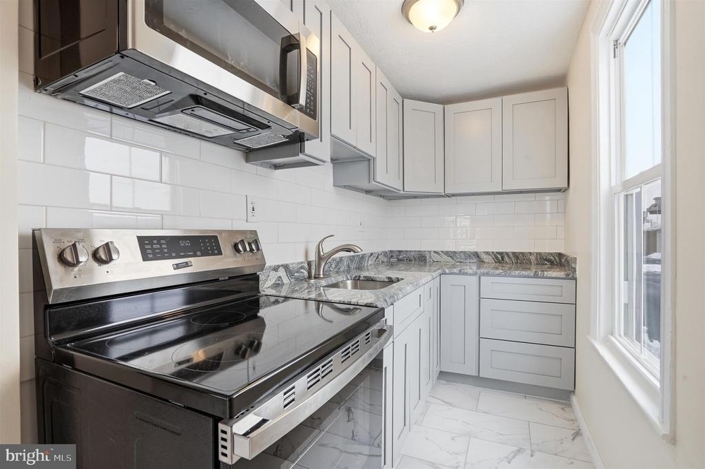 250 Washington Street - Photo 1