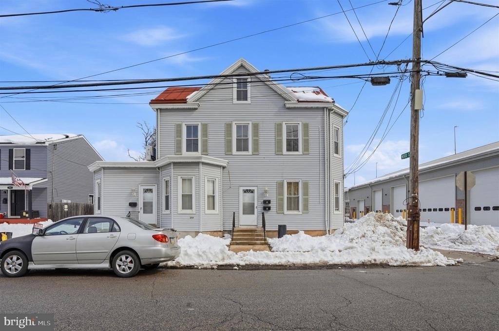 250 Washington Street - Photo 0