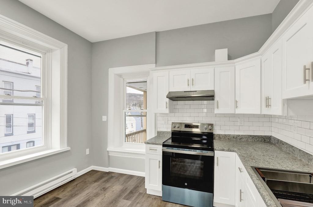 1156 Franklin Street - Photo 2