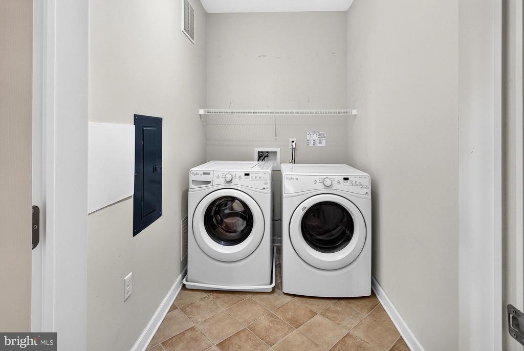 1137 Halifax Place - Photo 5