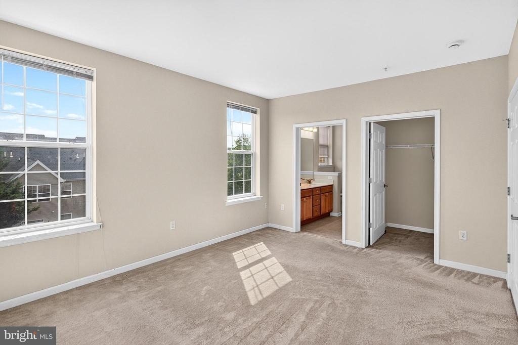 1137 Halifax Place - Photo 12