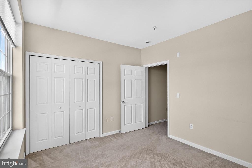 1137 Halifax Place - Photo 8
