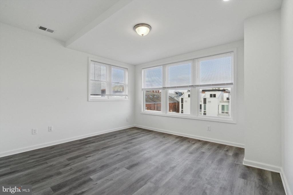 146 Nassau Street - Photo 13