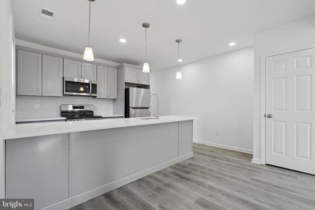 146 Nassau Street - Photo 4