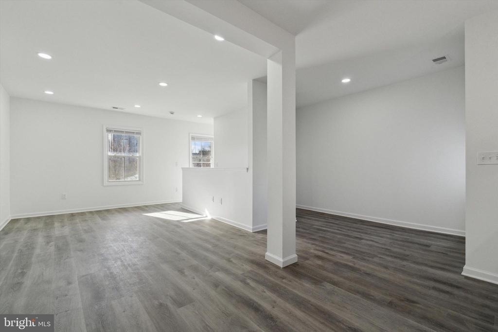 146 Nassau Street - Photo 2