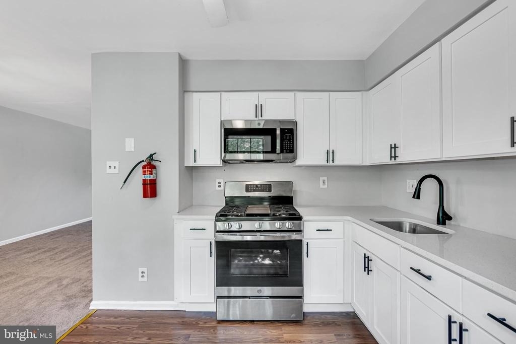 5 Harrington Lane - Photo 0