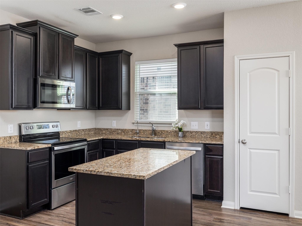 13712 Charles W Fairbanks Cv - Photo 2