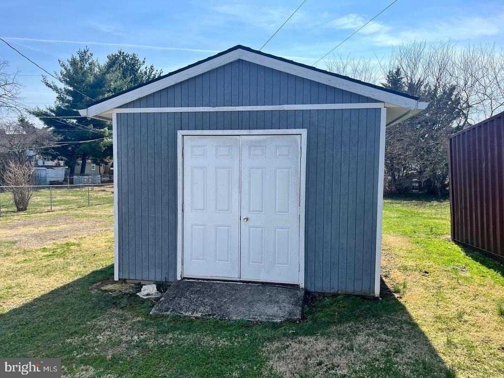 17813 Sherman Avenue - Photo 1
