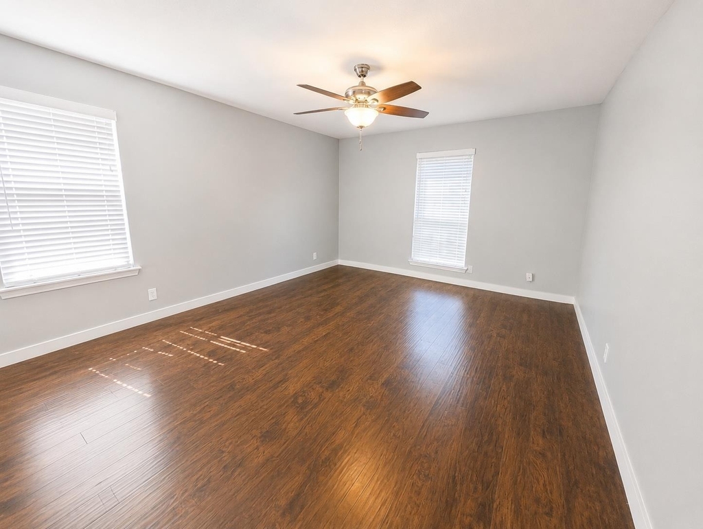305 Starbright Dr - Photo 7