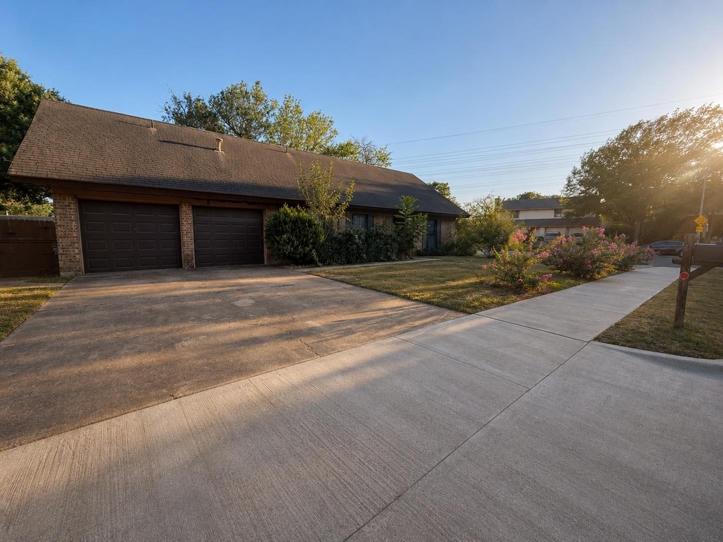 305 Starbright Dr - Photo 1